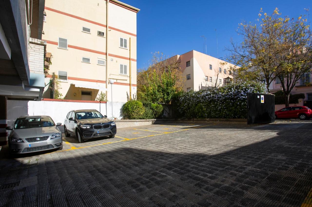Borbolla Sevilla Urban - Parking Exterior foto