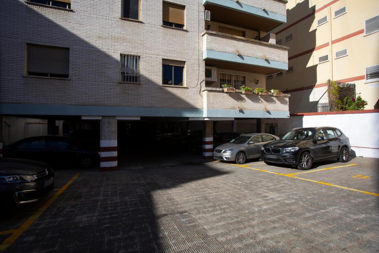Borbolla Sevilla Urban - Parking Exterior foto
